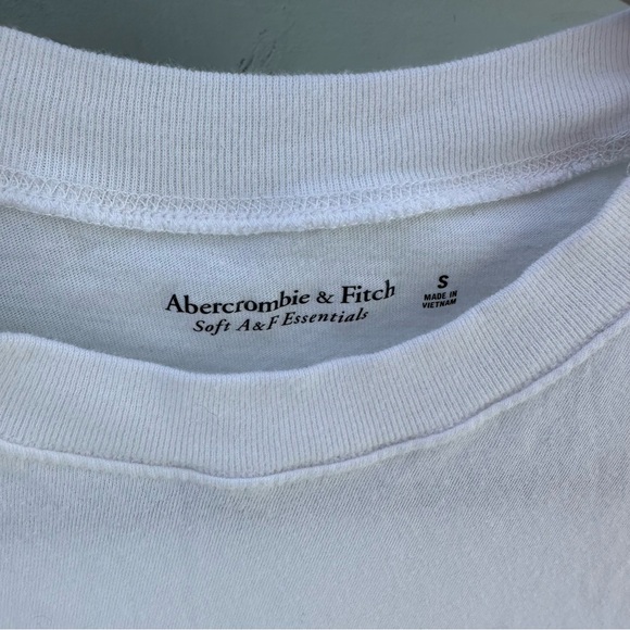 Abercrombie & Fitch Soft Essentials Tee Crop in White - Picture 3 of 7